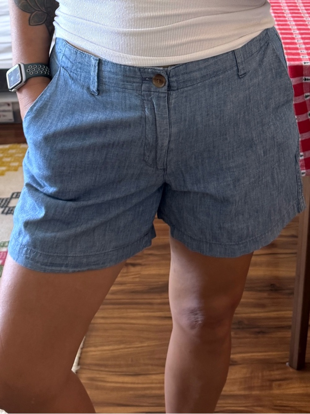 GAP Women’s 100% Cotton Light Blue Chambray City Short Size 10 Coastal
